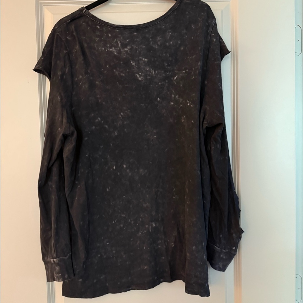 Black and Gray Cutout Sleeve Blouse - Picture 5 of 7